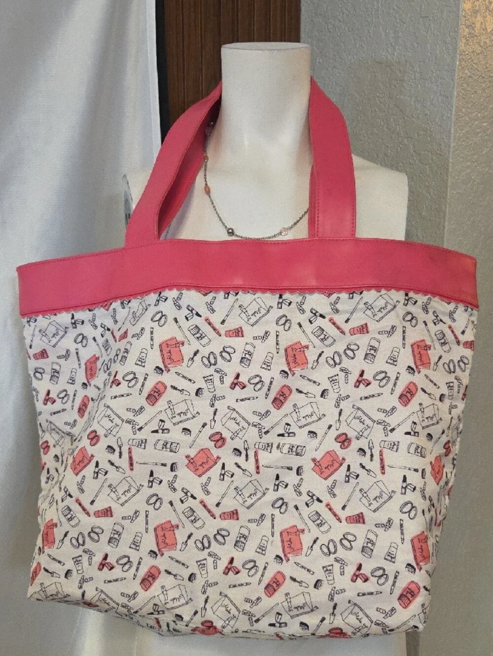 Pink Trim Cosmetic Print Tote Bag Beach Bag 20x14 In